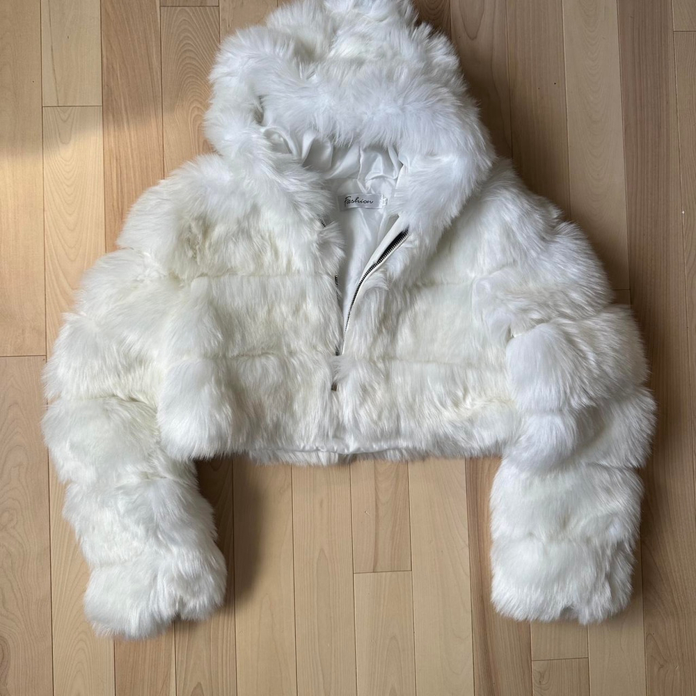 Faux Fur Cropped Hooded Jacket – Soft White, Luxe Look - Picture 4 of 8